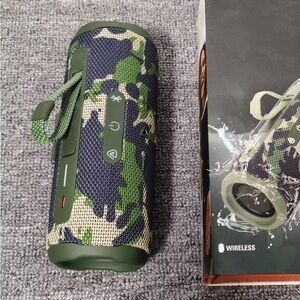 JBL Flip 7 Camouflage Wireless Speaker